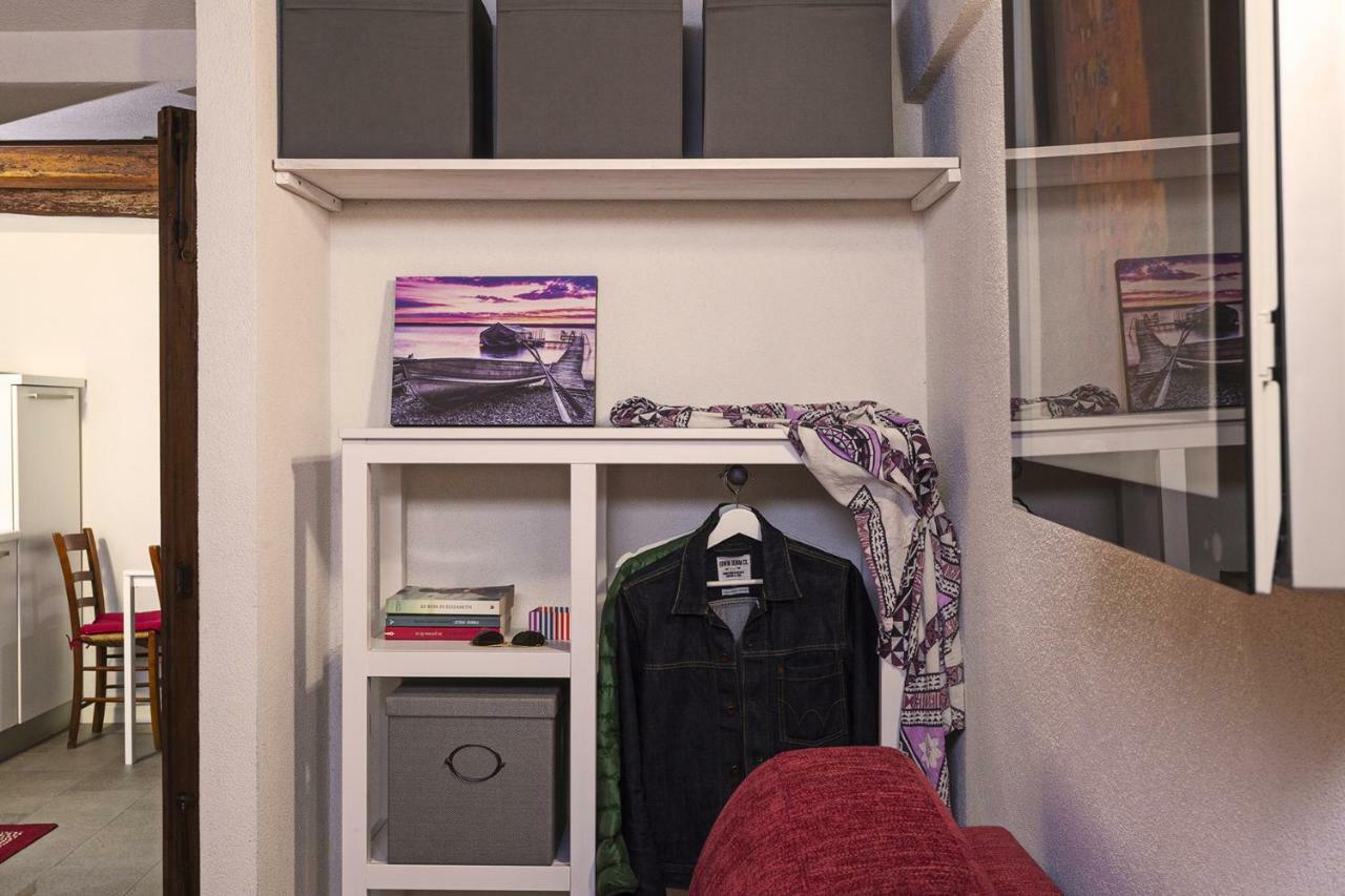 Wood And Stone In The Historical Center Apartment *